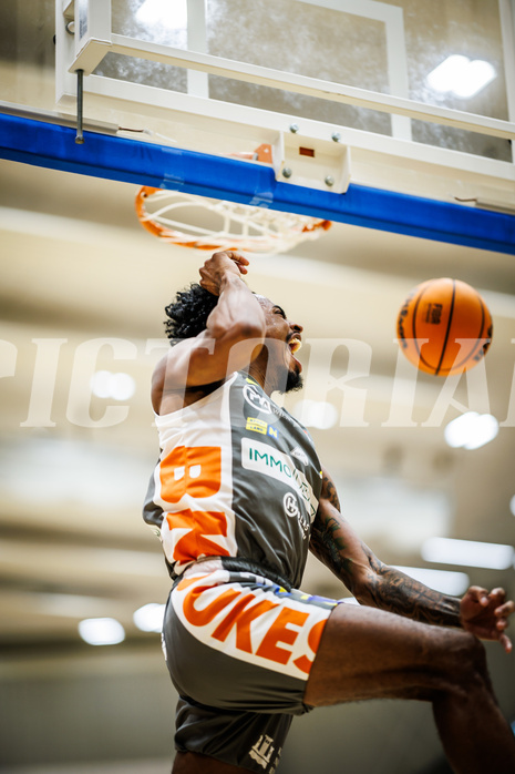 Basketball, Win2Day Superliga 2023/24, Grunddurchgang 14.Runde, Vienna Timberwolves, Klosterneuburg Dukes, Michael Weathers (20)