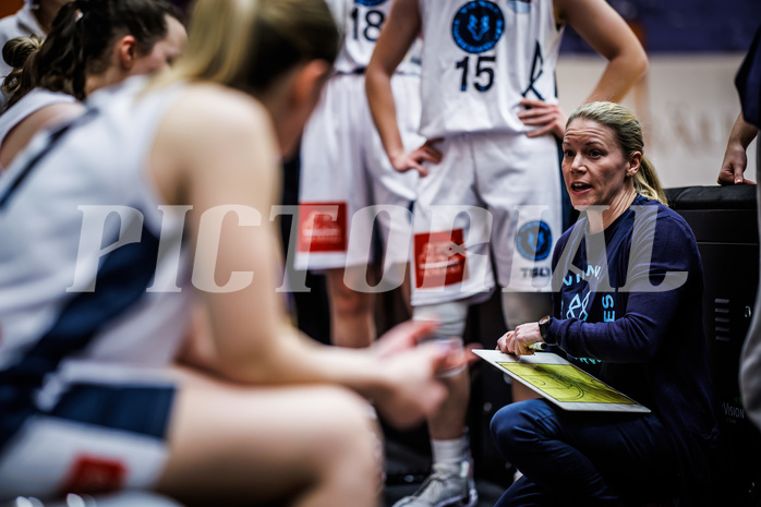 Basketball, Win2Day Basketball Damen Superliga 2023/24, Grunddurchgang 8.Runde, Vienna Timberwolves, UBI Graz, Marlies Kiefer (Head Coach) Basketball, Win2Day Basketball Damen Superliga 2023/24, Grunddurchgang 8.Runde, Vienna Timberwolves, UBI Graz, Marlies Kiefer (Head Coach)