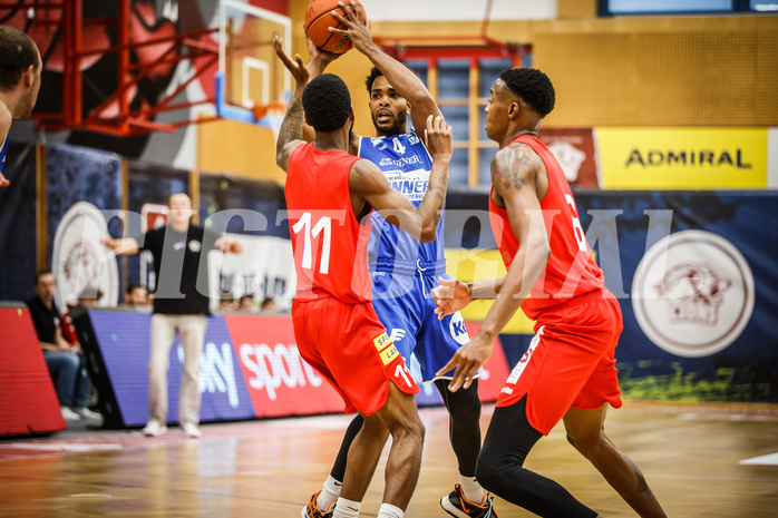 Basketball, bet-at-home Basketball Superliga 2021/22, Grunddurchgang 1.Runde, Traiskirchen Lions, Oberwart Gunners, Connor Cashaw (4)