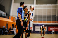 Basketball, Basketball Austria Cup 2023/24, Achtelfinale Spiel 2, Vienna Timberwolves, Flyers Wels, Schiedsrichter, Christopher Ferguson (20)