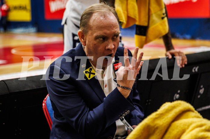 Basketball, win2day Basketball Superliga 2023/24, Grunddurchgang 17.Runde, Traiskirchen Lions, Gmunden Swans, Anton Mirolybov (Head Coach)