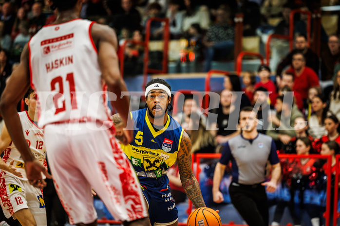 Basketball, win2day Basketball Superliga 2024/25, Grunddurchgang 18.Runde, Traiskirchen Lions, UBSC Graz, Gregory Johnson (5)