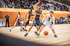 Basketball, Win2Day Superliga 2022/23, Grunddurchgang 13.Runde, Vienna Timberwolves, BK IMMOunited Dukes, Jakob Wonisch (17), Jonas John (99)