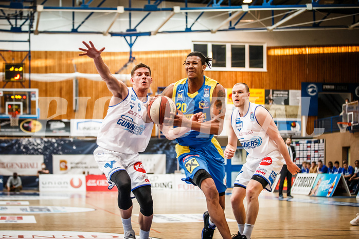 Basketball, bet-at-home Basketball Superliga 2020/21, Viertelfinale Spiel 3, Oberwart Gunners, SKN St. Pölten, Chris Fergusson (20)