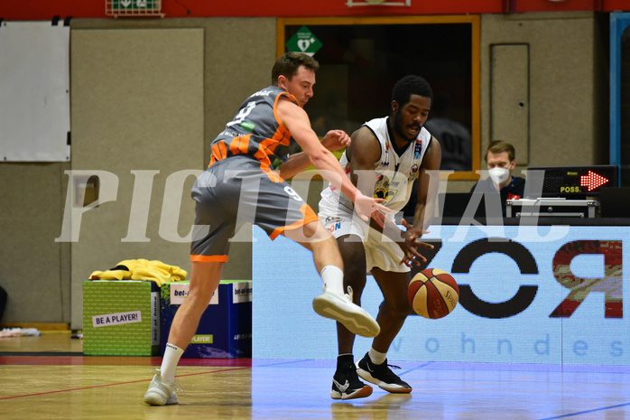 Basketball Superliga 2020/21, Grunddurchgang 18. Runde Flyers Wels vs. Klosterneuburg Dukes, Christoph Leydorf (9), Austen Awosika (1)