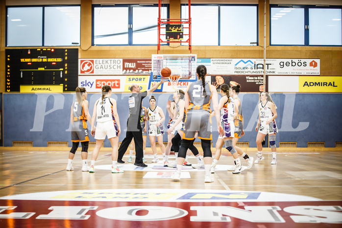 Basketball, win2day Damen Basketball Superliga 2021/22, Finale Spiel 2, BK Duchess, Vienna United, #featured jumpball