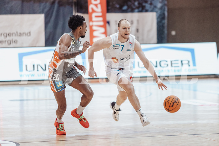 Basketball, Basketball Superliga 2023/24, Grunddurchgang 20.Runde, Oberwart Gunners, Klosterneuburg Dukes, Michael Weathers (20), Sebastian Kaeferle (7) Basketball, Basketball Superliga 2023/24, Grunddurchgang 20.Runde, Oberwart Gunners, Klosterneuburg Dukes, Michael Weathers (20), Sebastian Kaeferle (7)