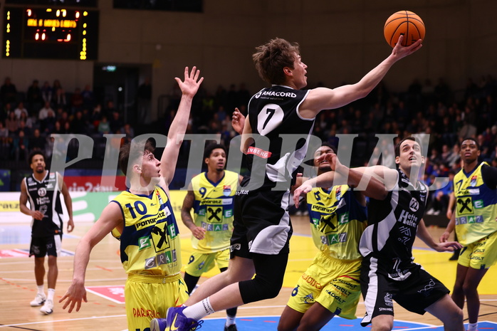 04.02.2024, Graz, Raiffeisen Sportpark Graz, Basketball Superliga 2023/24, Grunddurchgang, Runde 20, UBSC Raiffeisen Graz - OCS Capital Bulls 