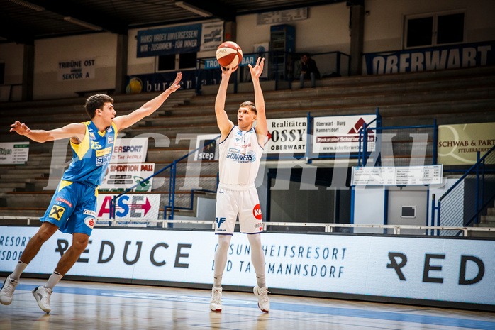 Basketball, bet-at-home Basketball Superliga 2020/21, Grunddurchgang, 6. Runde, Oberwart Gunners, SKN St. Pölten Basketball, Jonathan Knessl (12)