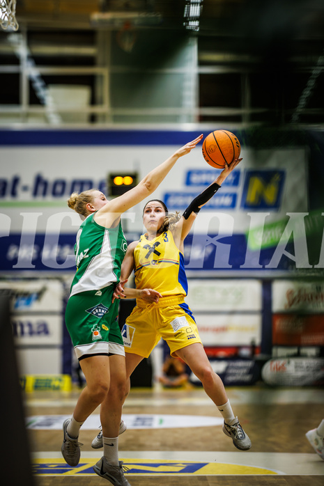 Basketball, Win2Day Basketball Damen Superliga 2023/24, Playoff, Finale Spiel 3, SKN St. Pölten, UBI Graz, Johanna Maresch (9), Maria Kolyandrova (3)
