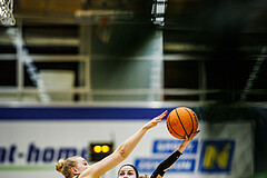 Basketball, Win2Day Basketball Damen Superliga 2023/24, Playoff, Finale Spiel 3, SKN St. Pölten, UBI Graz, Johanna Maresch (9), Maria Kolyandrova (3)