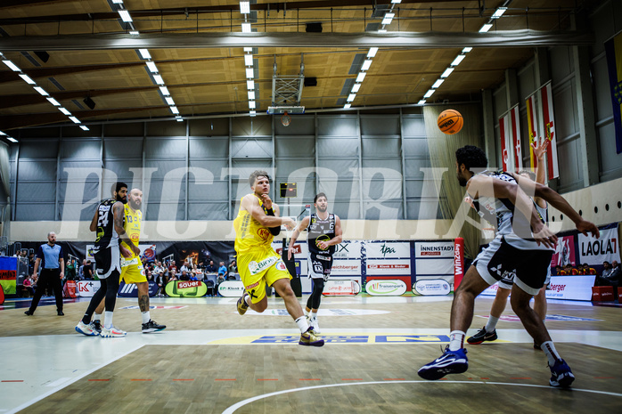 Basketball, Win2Day Superliga 2023/24, Grunddurchgang 4.Runde, SKN St. Pölten, Gmunden Swans, Felix Angerbauer (4)