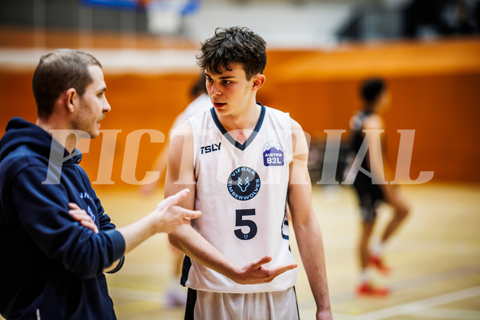 Basketball, Basketball Zweite Liga 2024/25, Grunddurchgang 11.Runde, Vienna Timberwolves, Mattersburg Rocks, Justin Schlünken (Head Coach), Jakob Konzet (5)