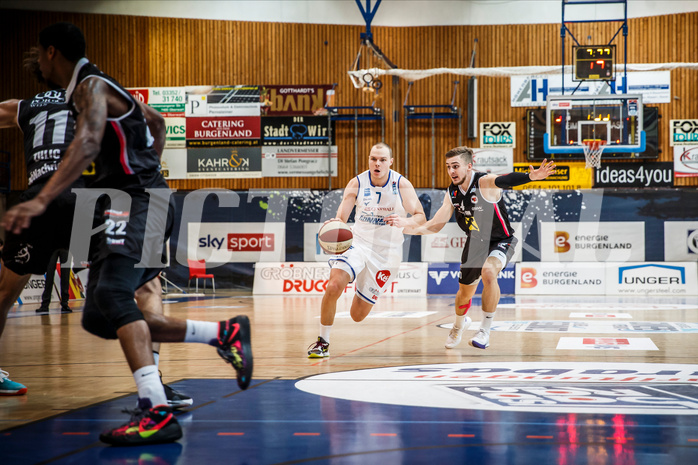 Basketball, bet-at-home Basketball Superliga 2020/21, Grunddurchgang, 4. Runde, Oberwart Gunners, Raiffeisen Flyers Wels, Sebastian Käferle (7)