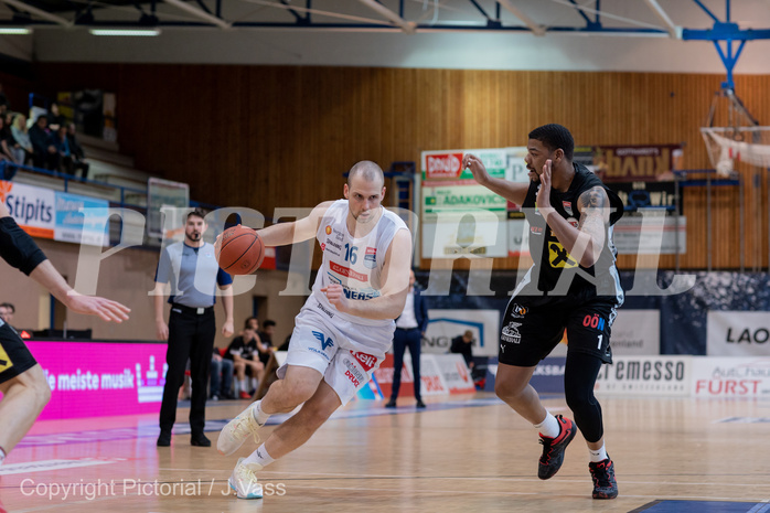 Basketball, win2day Basketball Superliga 2022/23, Grunddurchgang Runde 17, Oberwart Gunners, Flyers Wels, Renato Poljak (16), Chase Jeter (0)