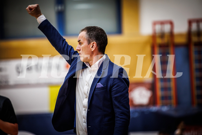 Basketball, win2day Basketball Superliga 2022/23, Grunddurchgang 1.Runde, Traiskirchen Lions, BC GGMT Vienna, Radomir Mijanovic (Head Coach)