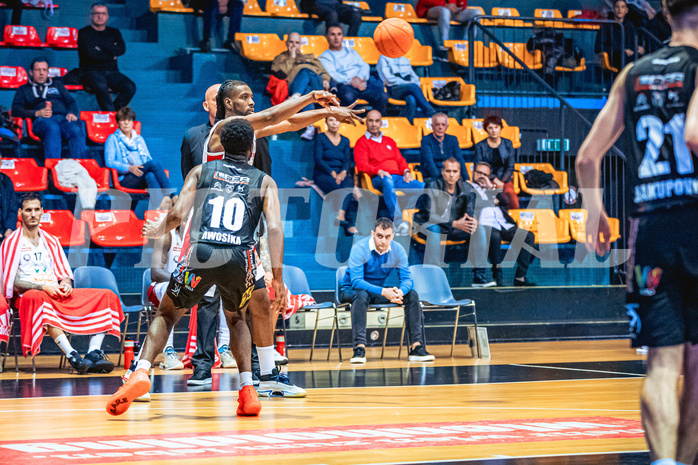 Basketball, Win2Day Superliga 2022/23, Grunddurchgang 5.Runde, BC GGMT Vienna, Raiffeisen Flyers Wels, Carlos Novas Mateo (2)