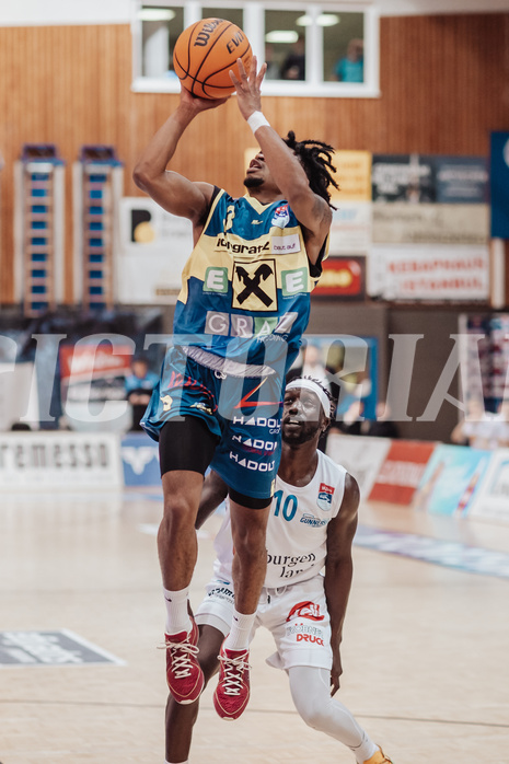 Basketball, Basketball Austria Cup 2023/24, Viertelfinale, Oberwart Gunners, UBSC Graz, Munis Tutu (10), Zachery Deshon Cooks (3)