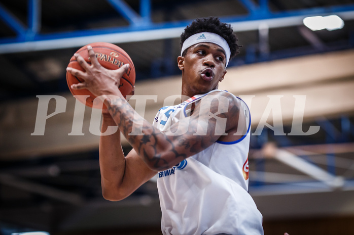 Basketball, bet-at-home Basketball Superliga 2021/22, Playoffs, Viertelfinale Spiel 3, Oberwart Gunners, Kapfenberg Bulls, Rob Howard (5)