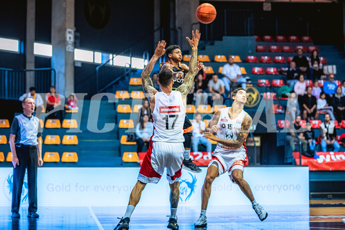 Basketball, Win2Day Superliga 2022/23, Grunddurchgang 3.Runde, BC GGMT Vienna, CITIES Panthers Fürstenfeld, Steve Robinson Jr. (6), Ivan Siriscevic (17)