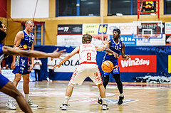 Basketball, Win2Day Superliga 2024/25, Playoffs, Halbfinale Spiel 2, Traiskirchen Lions, Oberwart Gunners, Moritz Lanegger-Rest (8), Quincy Diggs (13)