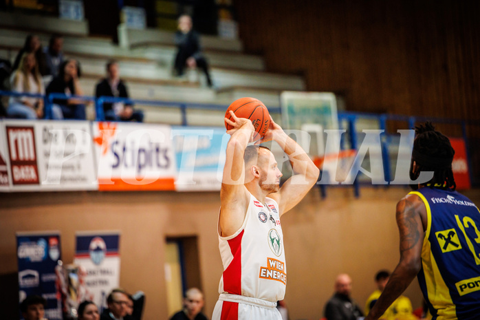 Basketball, Basketball Austria Cup 2022/23, Halbfinale 1, BC Vienna, UBSC Graz, #Enis Murati (44) Basketball, Basketball Austria Cup 2022/23, Halbfinale 1, BC Vienna, UBSC Graz, #Enis Murati (44)