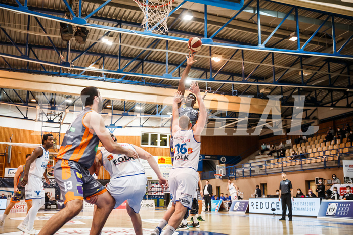 Basketball, bet-at-home Basketball Superliga 2020/21, Platzierungsrunde, 2. Runde, Oberwart Gunners, Klosterneuburg Dukes, Lakoju Amineye (4)