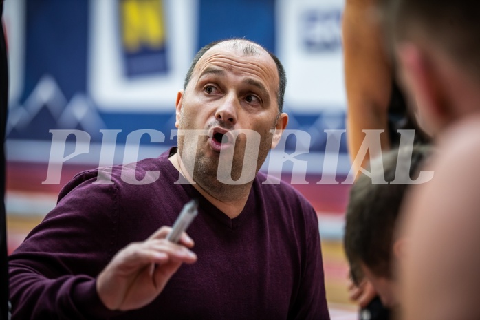 Basketball, Basketball Zweite Liga, Grunddurchgang 5.Runde, Basket Flames, Wörthersee Piraten, Goran Jovanovic (Head Coach)