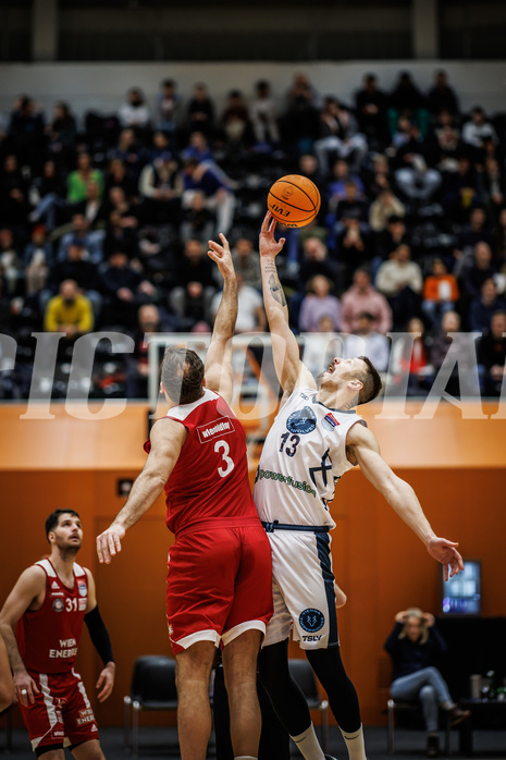 Basketball, Win2Day Superliga 2023/24, Grunddurchgang 17.Runde, Vienna Timberwolves, BC Vienna, Jozo Rados (3), Ziga Fifolt (13)