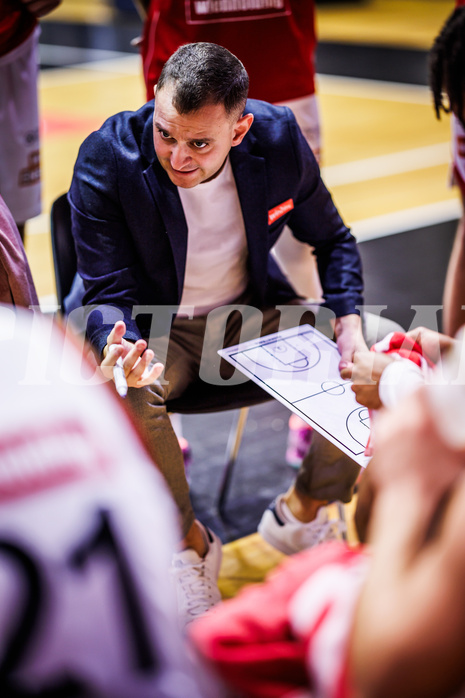 Basketball, Win2Day Superliga 2024/25, Grunddurchgang 6.Runde, BC Vienna, St. Pölten, Hrvoje Radanovic (Head. Coach)