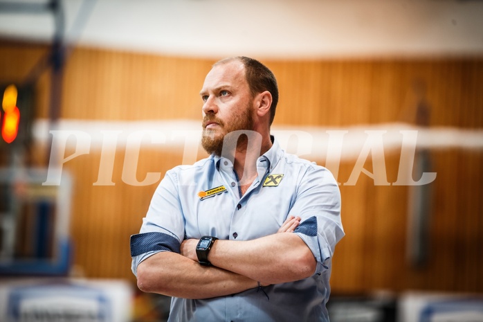 Basketball, ABL 2018/19, Playoff HF Spiel 2, , Gmunden Swans, Bernd Wimmer (Head Coach) Basketball, ABL 2018/19, Playoff HF Spiel 2, , Gmunden Swans, Bernd Wimmer (Head Coach)