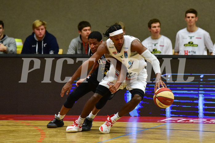 Basketball Superliga 2020/21, Grunddurchgang 11.Runde Flyers Wels vs. Kapfenberg Bulls,  Eric McClellan (8), Jarvis Ray (22),
