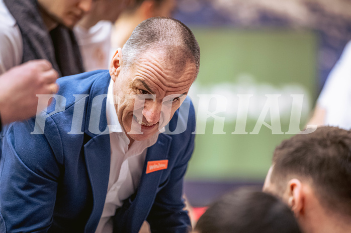 Basketball, Win2Day Superliga 2022/23, 5. Qualifikationsrunde, Vienna Timberwolves, Traiskirchen Lions, Radomir Mijanovic (Head Coach)