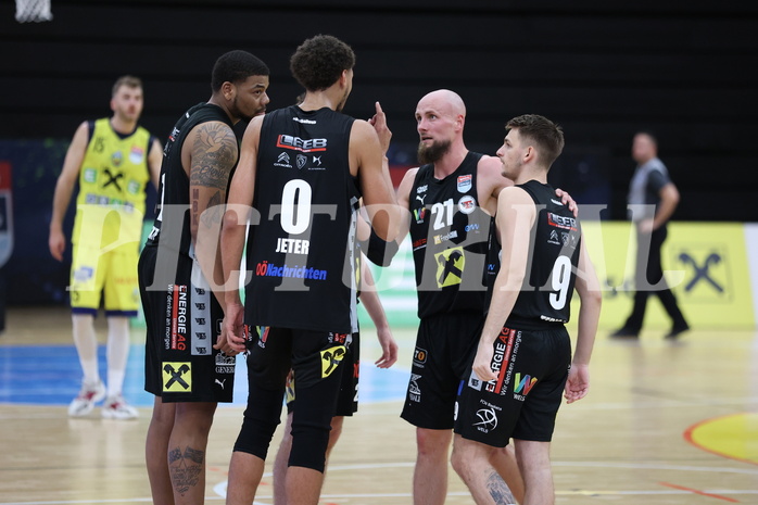 01.11.2022, Graz, Raiffeisen Sportpark Graz, Basketball Austria Cup 2022/23, UBSC Raiffeisen Graz vs. Flyers Wels