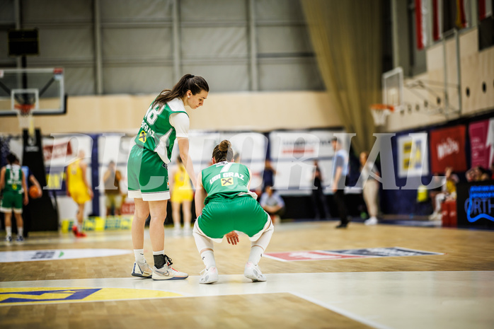 Basketball, Win2Day Basketball Damen Superliga 2023/24, Playoff, Finale Spiel 3, SKN St. Pölten, UBI Graz, Nika Cic (18), Simone Schwarzinger (7)