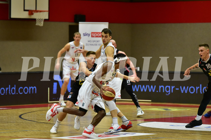 Basketball Superliga 2020/21, Grunddurchgang 11.Runde Flyers Wels vs. Kapfenberg Bulls, Danilo Tepic (9), Eric McClellan (8),