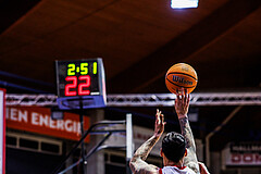 Basketball, Win2Day Superliga 2024/25, Grunddurchgang 17.Runde, BC Vienna, Flyers Wels, Ivan Siriscevic (17)