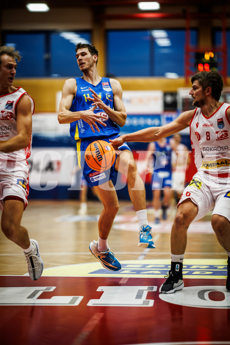 Basketball, Win2Day Superliga 2024/25, Grunddurchgang 4.Runde, Traiskirchen Lions, St. Pölten, Duje Putnik (11)