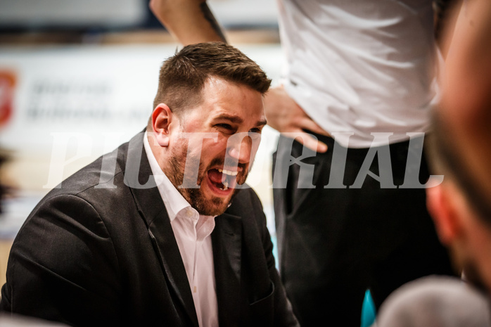 Basketball, bet-at-home Basketball Superliga 2021/22, Platzierungsrunde Spiel 10, Oberwart Gunners, BC GGMT Vienna, Horst Leitner (Coach)