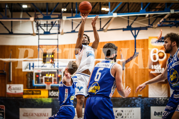 Basketball, bet-at-home Basketball Superliga 2021/22, Platzierungsrunde Spiel 1, Oberwart Gunners, Gmunden Swans, Connor Cashaw (13)
