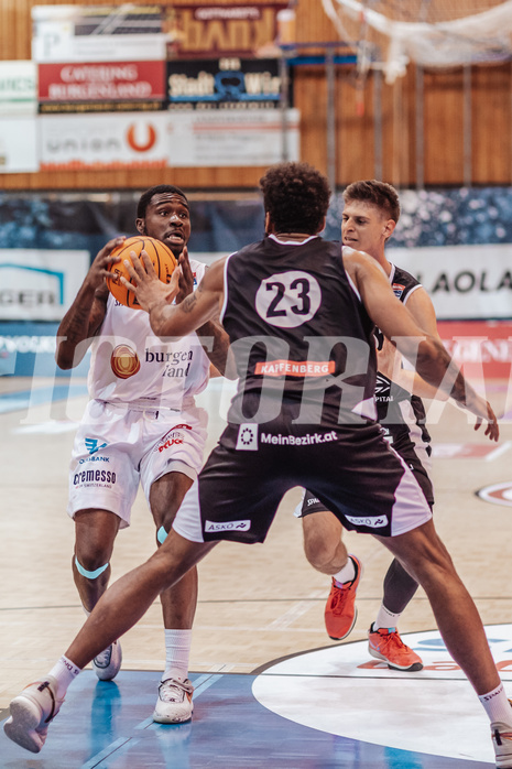 Basketball, Basketball Superliga 2023/24, Grundduchgang Runde 4., Oberwart Gunners, Kapfenberg Bulls, Trevion Lamar (10), Daniel Grgic (18)
