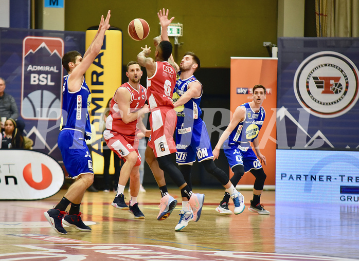 Basketball Superliga 2019/20,  1.Plazierungsrunde Flyers Wels vs. Gmunden Swans


