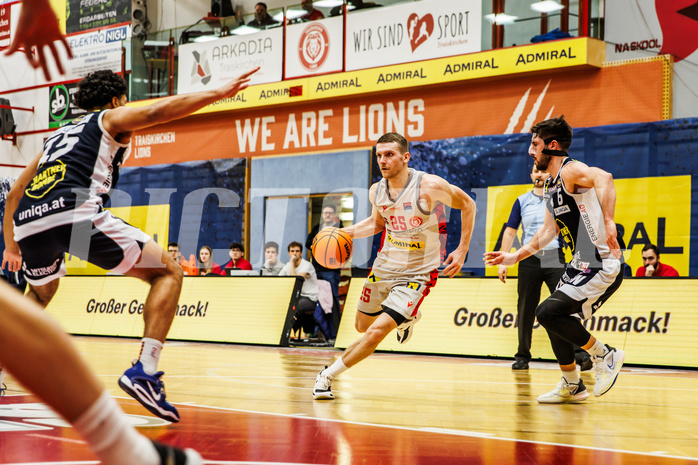 Basketball, win2day Basketball Superliga 2023/24, Grunddurchgang 17.Runde, Traiskirchen Lions, Gmunden Swans, Edgars Lasenbergs (25) Basketball, win2day Basketball Superliga 2023/24, Grunddurchgang 17.Runde, Traiskirchen Lions, Gmunden Swans, Edgars Lasenbergs (25)