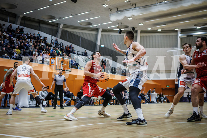 Basketball, Win2Day Superliga 2023/24, Grunddurchgang 17.Runde, Vienna Timberwolves, BC Vienna, Bogic Vujosevic (5), Ziga Fifolt (13)