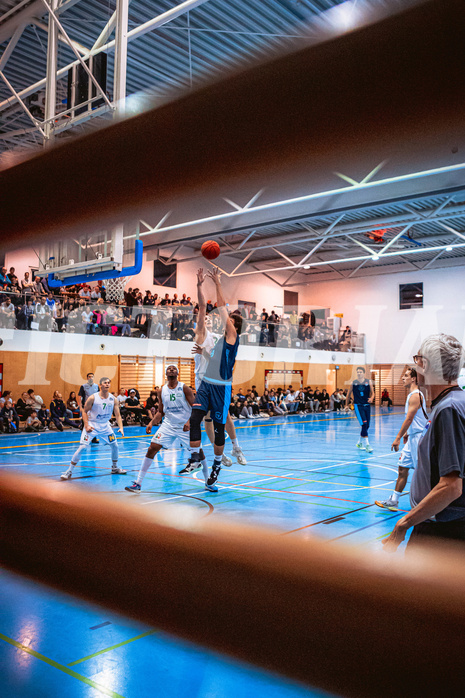 Basketball, Austria Cup 2022/23, Achtelfinale, Union Deutsch Wagram Alligators, Vienna D.C. Timberwolves, Luis Göd (2), Luka Damjanac (13)