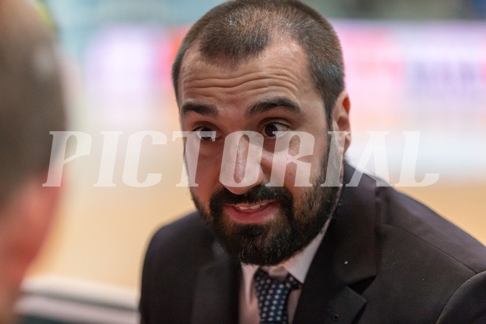 Basketball, ABL 2017/18, Grunddurchgang 3.Runde, Oberwart Gunners, Flyers Wels, Lluis Pino Vera (Coach)