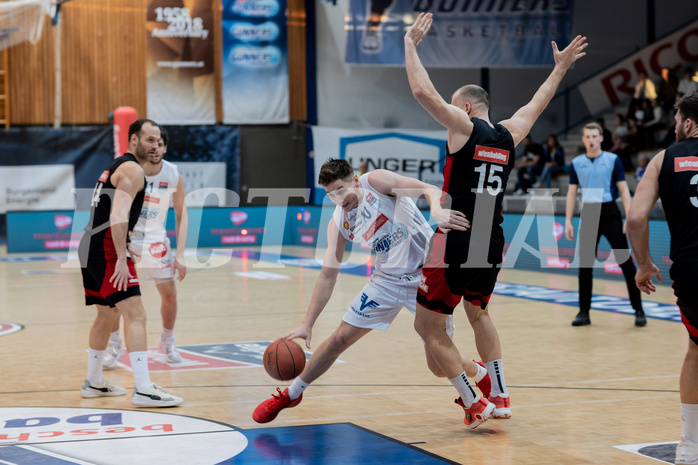 Basketball, Basketball Superliga 2022/23, Platzierungsrunde 3, Oberwart Gunners, BC Vienna, Brock Gardner (10), Nemanja Milosevic (15)