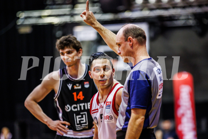 Basketball, Win2Day Superliga 2024/25, Grunddurchgang 10.Runde, BC Vienna, Fürstenfeld Panthers, Mustafa Hassan Zadeh (5), Schiedsrichter