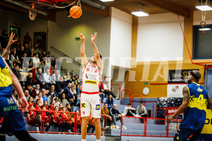 Basketball, win2day Basketball Superliga 2024/25, Grunddurchgang 18.Runde, Traiskirchen Lions, UBSC Graz, Ryan Moffat (4)