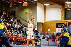Basketball, win2day Basketball Superliga 2024/25, Grunddurchgang 18.Runde, Traiskirchen Lions, UBSC Graz, Ryan Moffat (4)